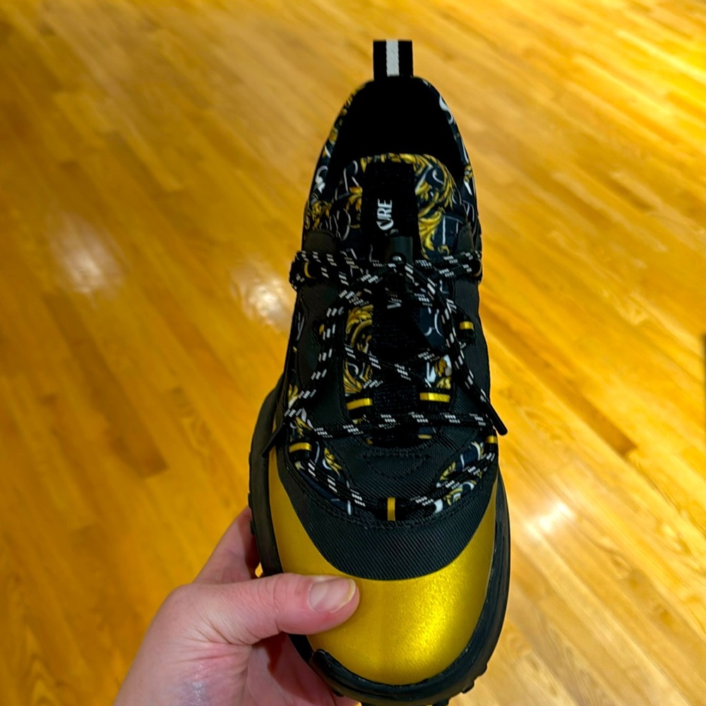 Versace EU 44/ US 9.5 worn 5-6 times. Bought in France too small on me .